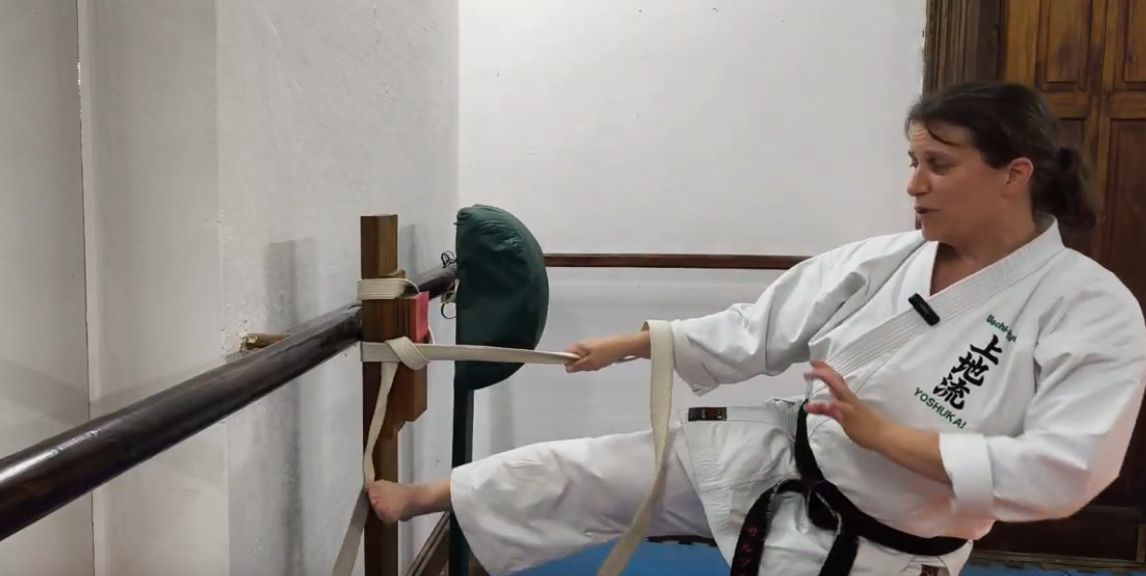 Screenshot 2025-10-09 at 17-01-58 Mawashi uke con cinto y brazo de madera fijo – YouTube